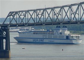 Finnjet's departure from Baton Rouge. Photo: Ken Freeman